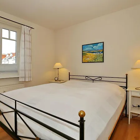 Apartment Ulmenschloesschen 09 Kuehlungsborn